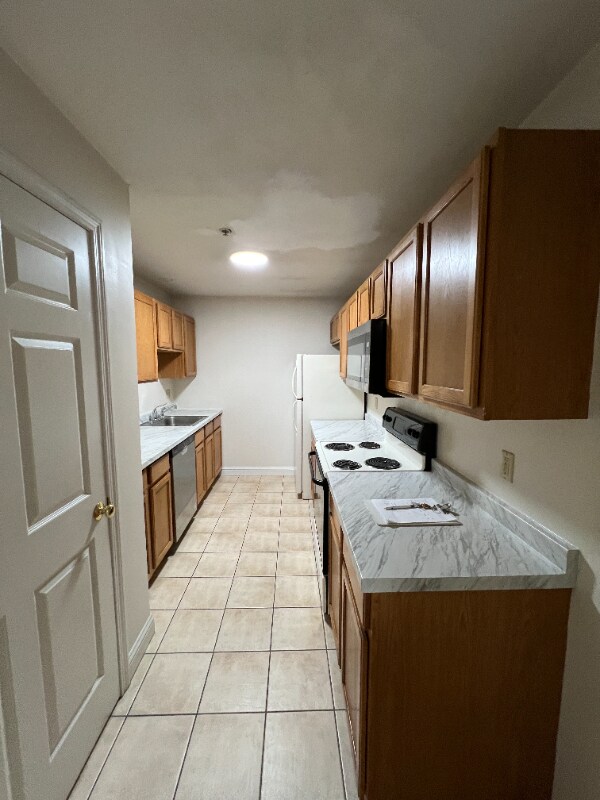 Building Photo - 12 Pratt St