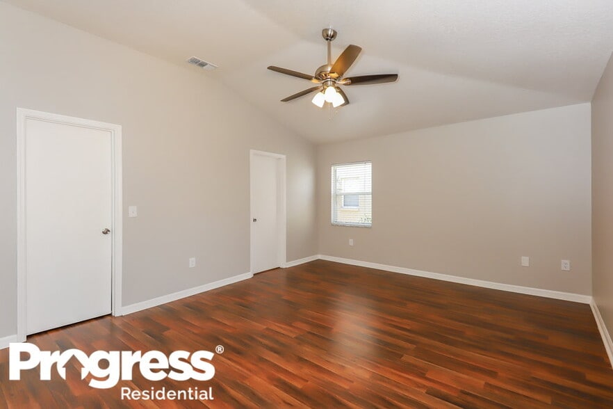 Building Photo - 213 Lookout Dr