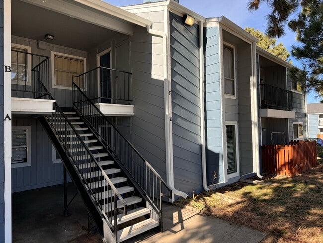 Building Photo - 2380 E Geddes Ave