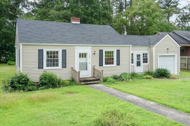 Building Photo - 405 Forest Hill Ave