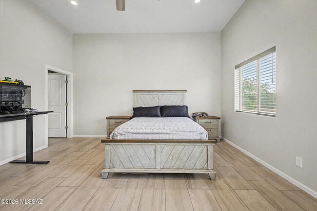 Building Photo - 208 S Montgomery Pl