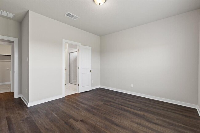 Building Photo - 244 Little Grn Trl