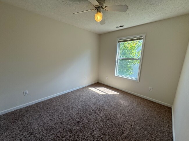 Building Photo - 5109 W Raymond St