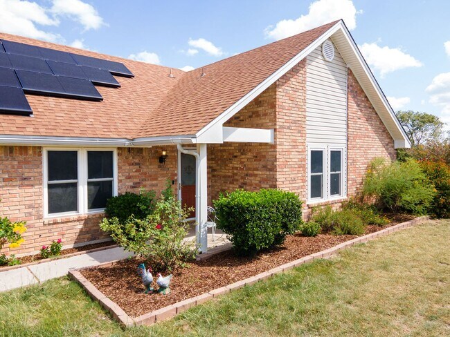 Building Photo - 122 CR - 4936