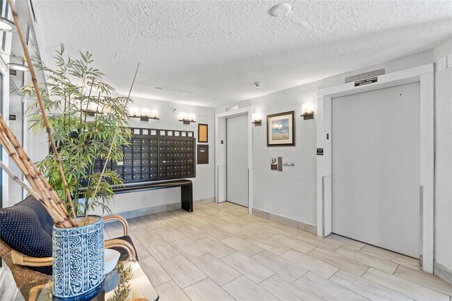 Building Photo - 1850 Homewood Blvd