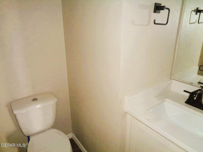 Building Photo - 13513 Coldham St