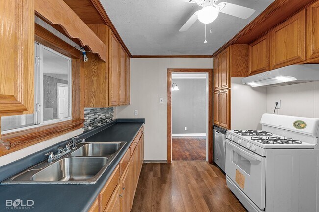 Building Photo - 1137 Schex Dr