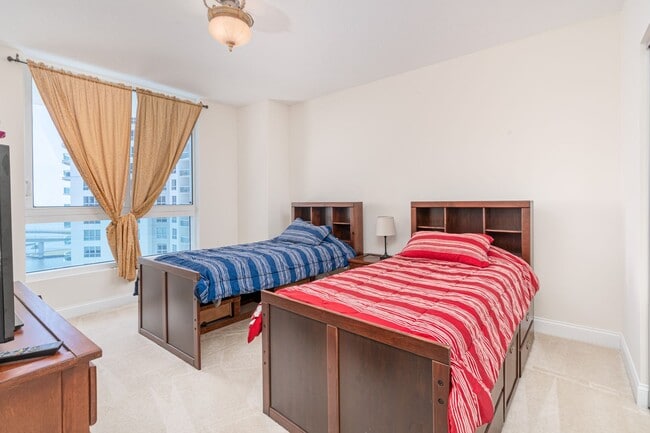 Building Photo - Furnished Marina Grande Condo