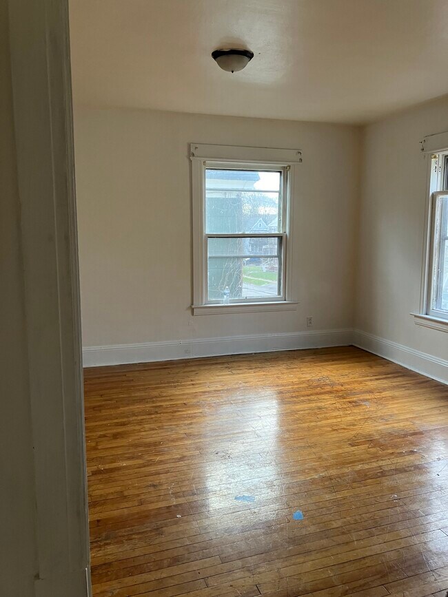 Building Photo - 126 E Matson Ave