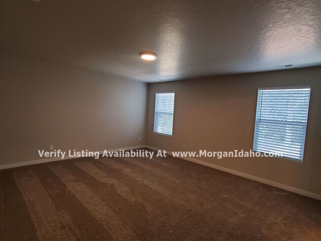 Building Photo - 10082 W Campville St