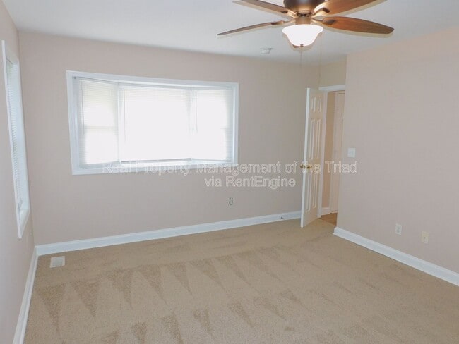 Building Photo - 915 Idlewood Dr
