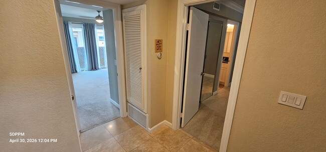 Building Photo - SAN DIEGO / BAY HO - Remodeled Nice 2 Bedroom & 2.5 Bath Townhouse.  AVAILABLE NOW!