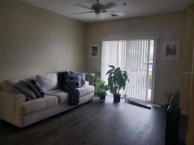 Building Photo - 8102 Lillies Way
