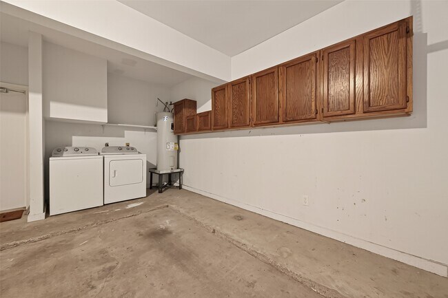 Building Photo - 7447 Cambridge St