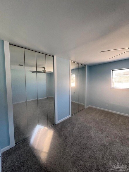 Building Photo - 5001 Grande Dr