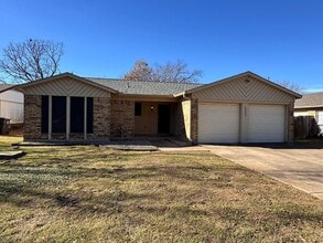 Building Photo - 5204 Hideaway Ct