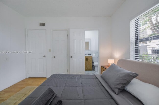 Building Photo - 655 NE 62nd St