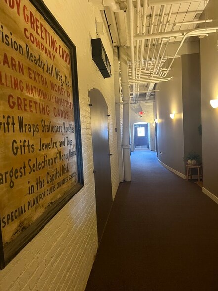 Building Photo - 387 3rd Ave