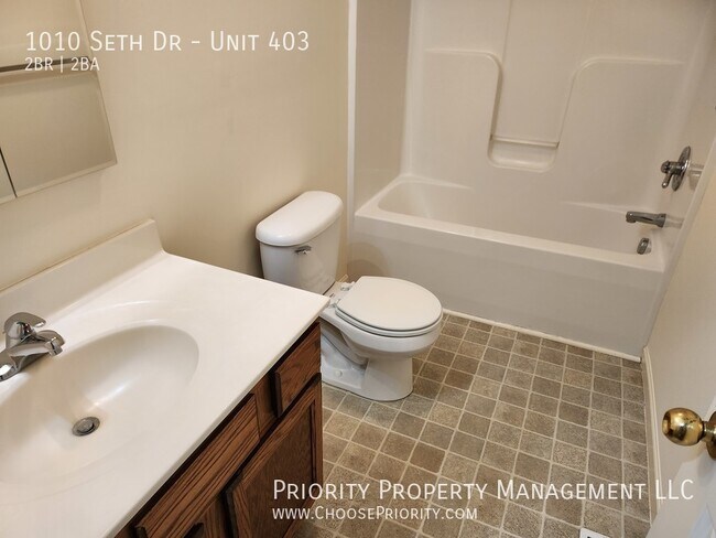 Building Photo - 2BR 1.5BA Townhome, Staunton