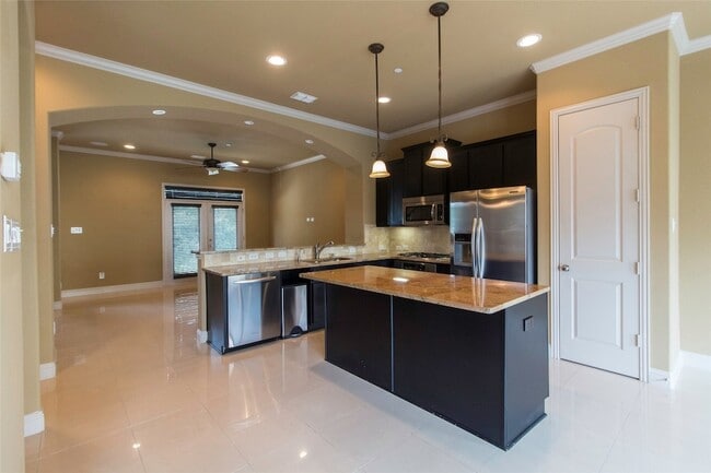 Building Photo - 7416 Bishop Rd