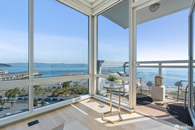 Building Photo - 501 Beale St