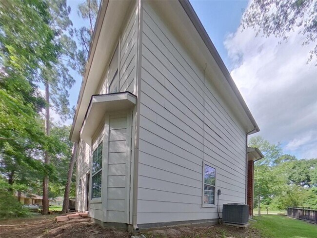 Building Photo - 10935 Mockingbird Pl
