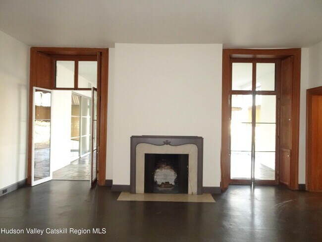 Building Photo - 549 NY-23B