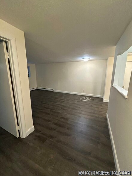 Building Photo - 122 Dustin St