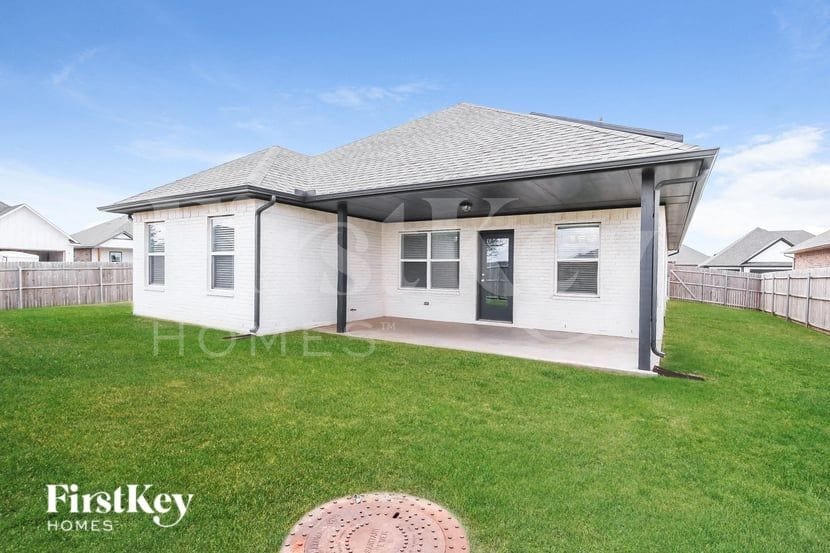 Building Photo - 11409 NW 100th Ct