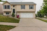 Building Photo - Available NOW! | 3 Bedroom / 2 Bathroom Home | Bennington