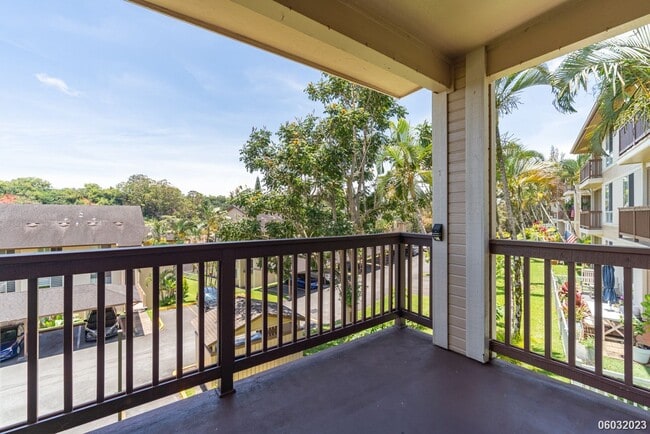 Building Photo - Spacious, Clean, Renovated 2BR/2BA/2Pkg in...