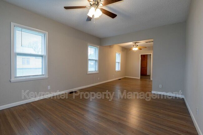 Building Photo - 526 S 39th W Ave