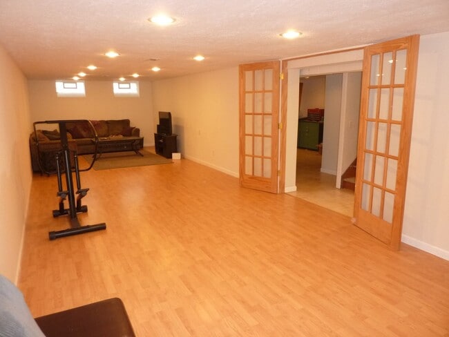Building Photo - Mayfield Hts Ranch for Rent