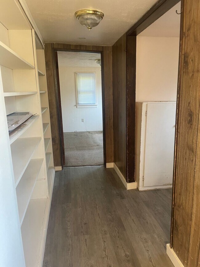 Building Photo - Now renting 3 bedroom House