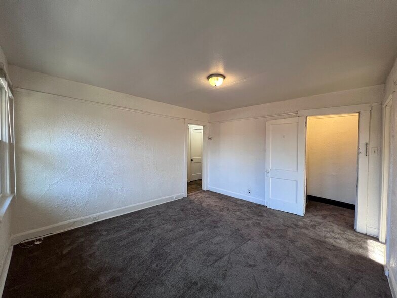 Building Photo - 1205 Sarah St