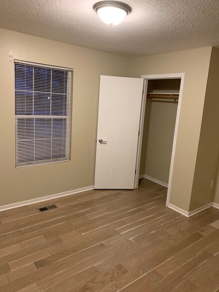 Building Photo - 1912 /1914 Remington Rd