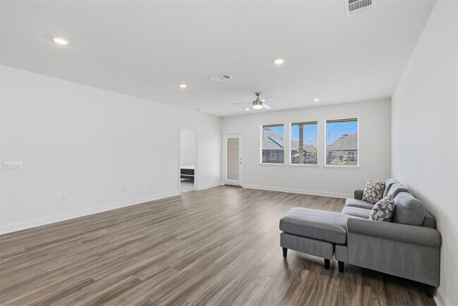 Building Photo - 17828 Bassano Ave