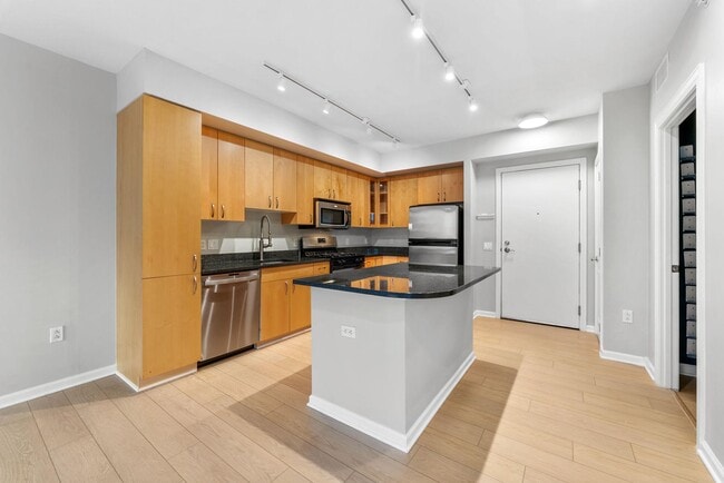 Building Photo - 440 L St NW