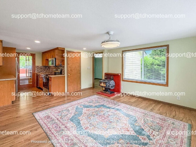 Building Photo - "Charming 2-Bed Gem in Renton with Granite Elegance – 620 sqft of Cozy Living!"