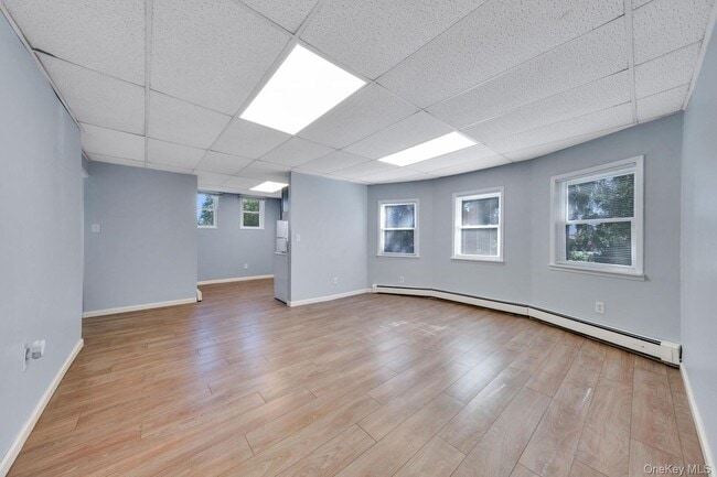 Building Photo - 39 Chapman Pl