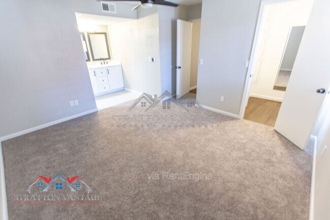 Building Photo - 10610 S 48th St