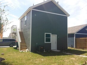 Building Photo - 340 Perry St