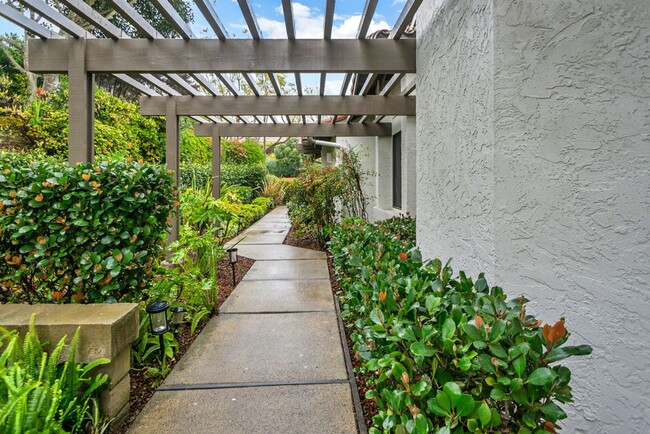 Building Photo - Beautiful Mount Soledad home in La Jolla! ...