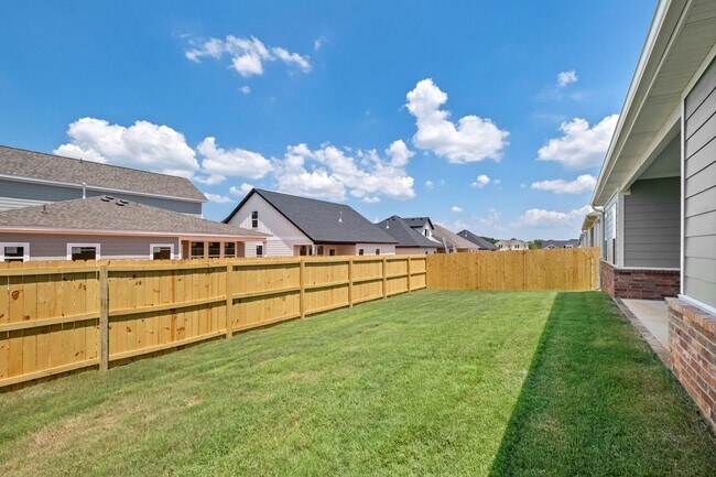 Building Photo - Live New in Bentonville | 3BR Beauty with Backyard