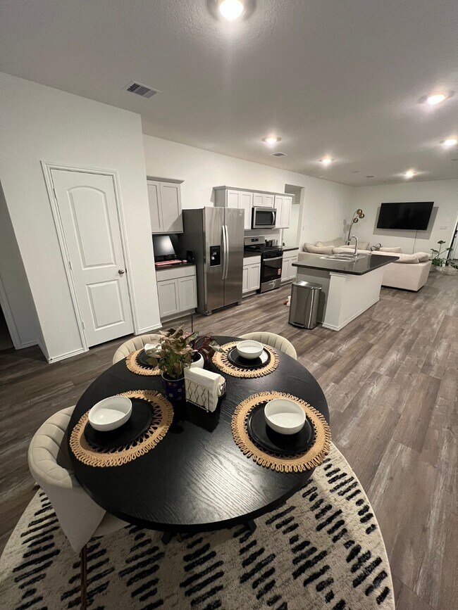 Building Photo - 5955 Canyon Dawn Dr