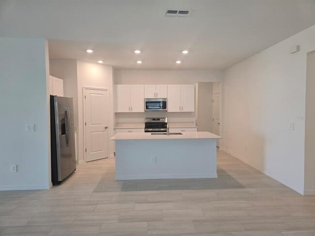Building Photo - 9325 Scouter Bee Pl