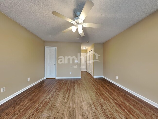 Building Photo - 4220 Lake Woodard Dr