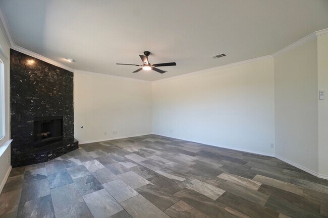Building Photo - 2440 Madeline Loop