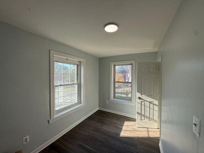 Building Photo - 2853 28th St SE