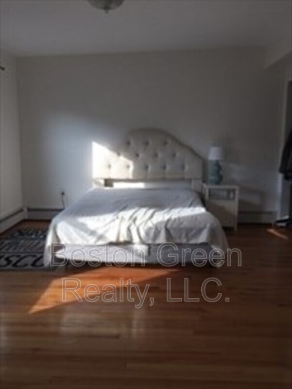 Building Photo - 652 Dorchester Ave
